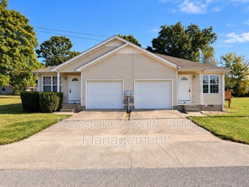 163 W. Oak Street property image