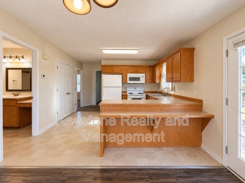 163 W. Oak Street property image
