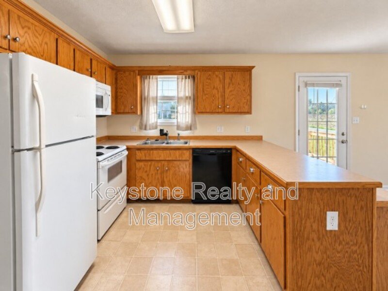 163 W. Oak Street property image