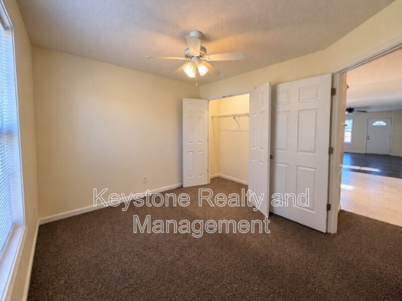 163 W. Oak Street property image