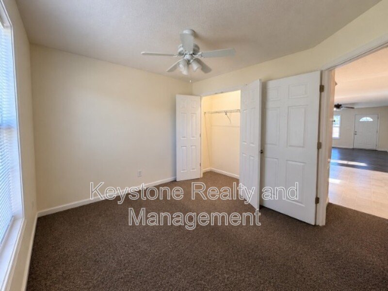 163 W. Oak Street property image