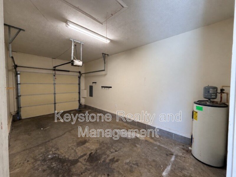 163 W. Oak Street property image