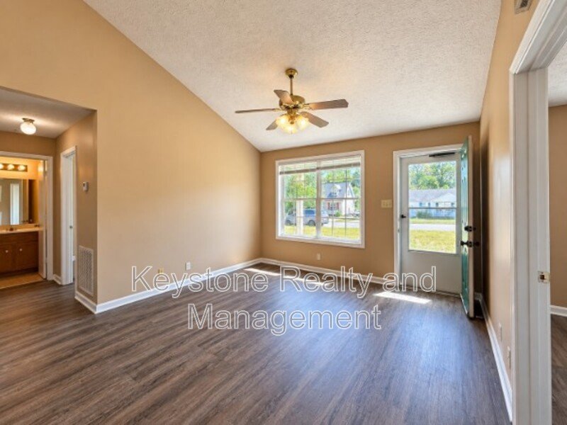 665 Artic Avenue property image
