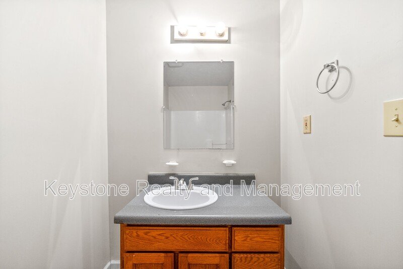280 Thompsonville Lane Unit C property image