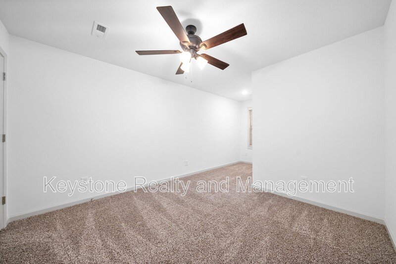933 Center Road Unit B property image