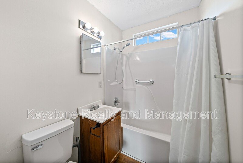 2604 Kenwood Drive property image