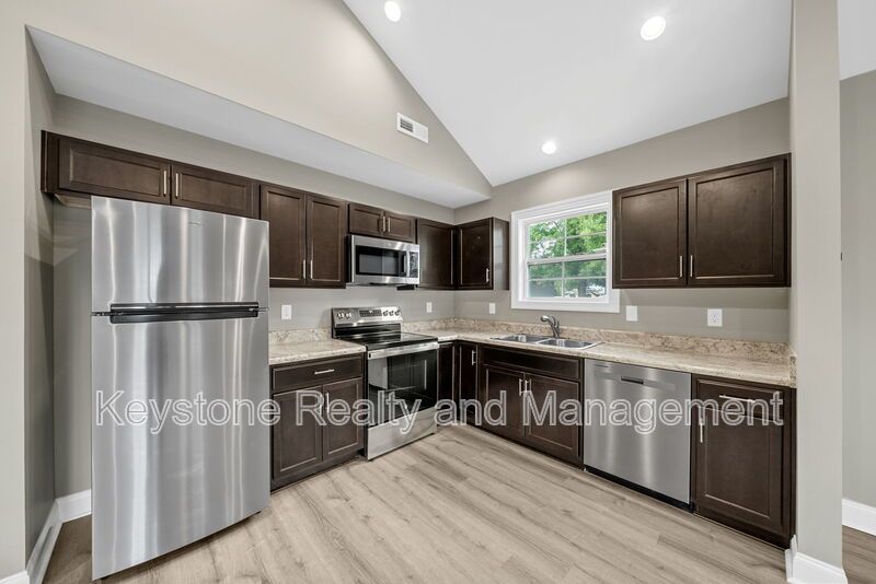 115 Holley Unit B property image