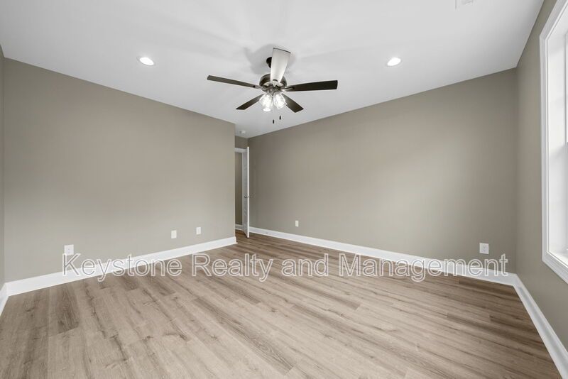 115 Holley Unit B property image