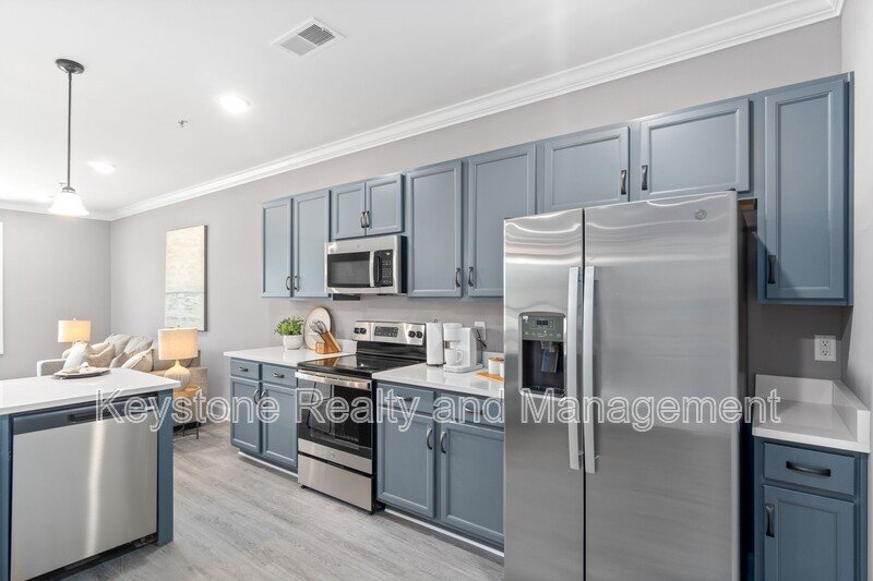 138 Center Pointe Drive Unit 2 property image