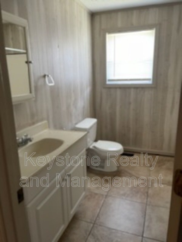 410 Lucky Debonair Street Unit B property image