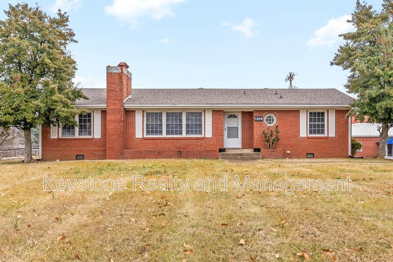 1319 Fort Campbell Blvd property image