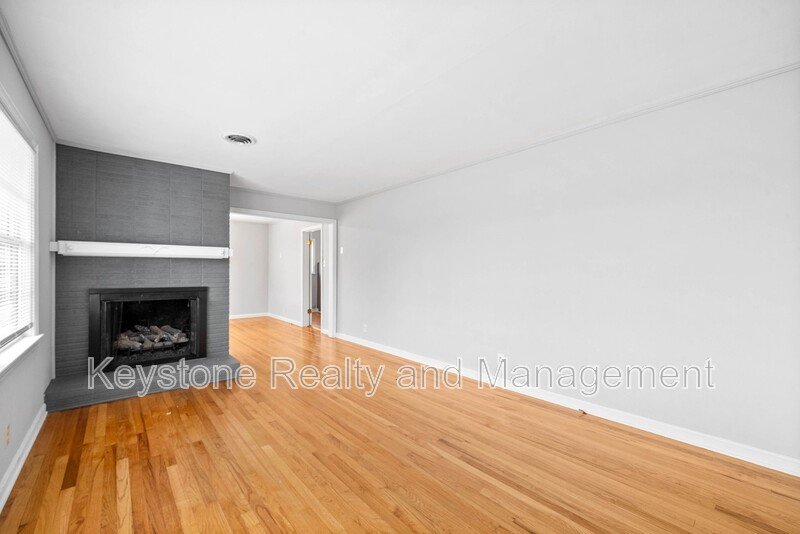 1319 Fort Campbell Blvd property image