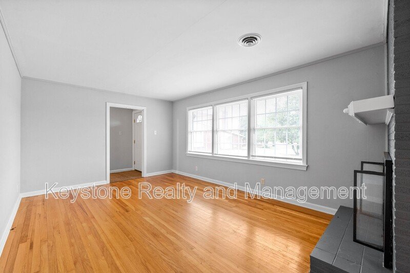 1319 Fort Campbell Blvd property image