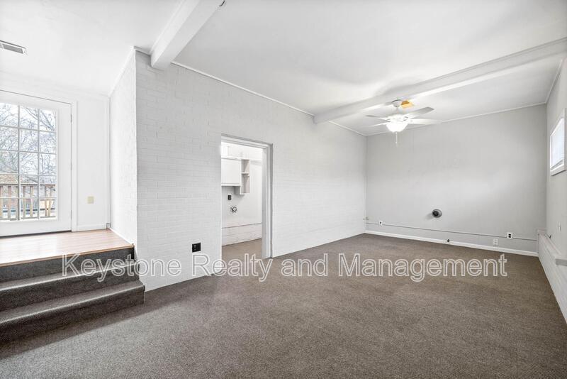1319 Fort Campbell Blvd property image