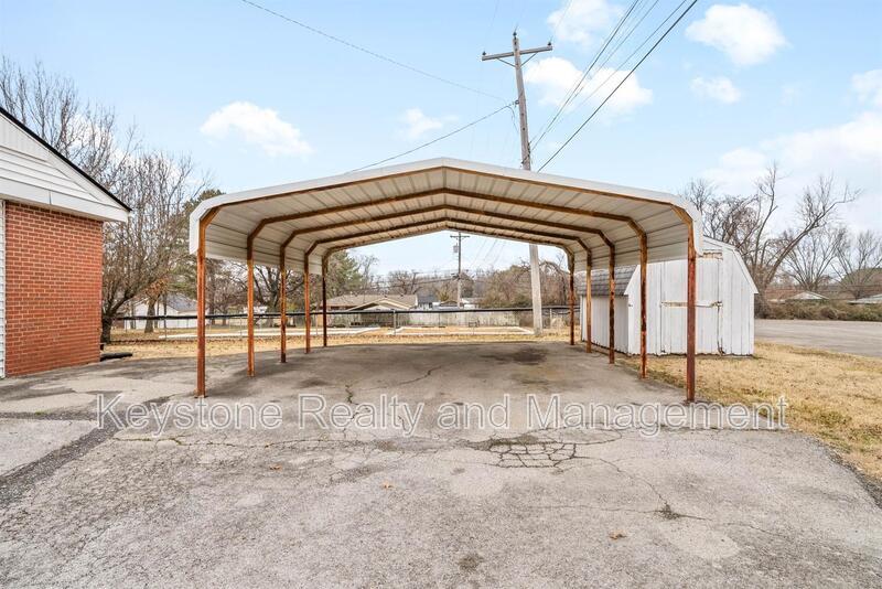 1319 Fort Campbell Blvd property image
