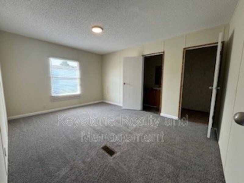 815 Monroe Lane property image