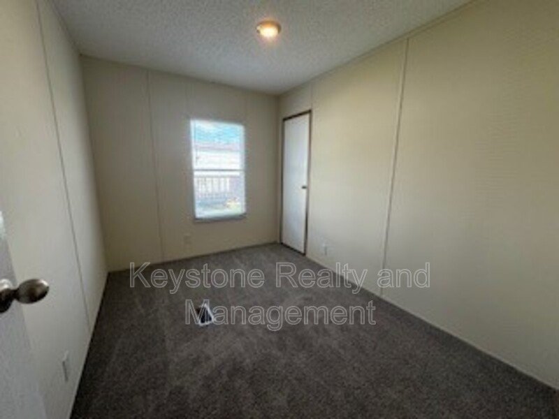822 Monroe Lane property image