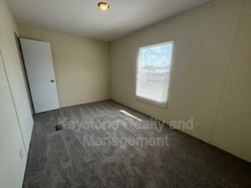822 Monroe Lane property image