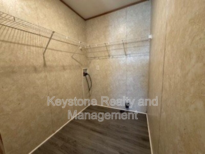 822 Monroe Lane property image