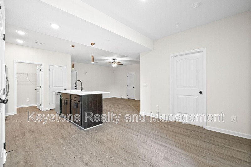229 E. Johnson Circle Unit B-208 property image