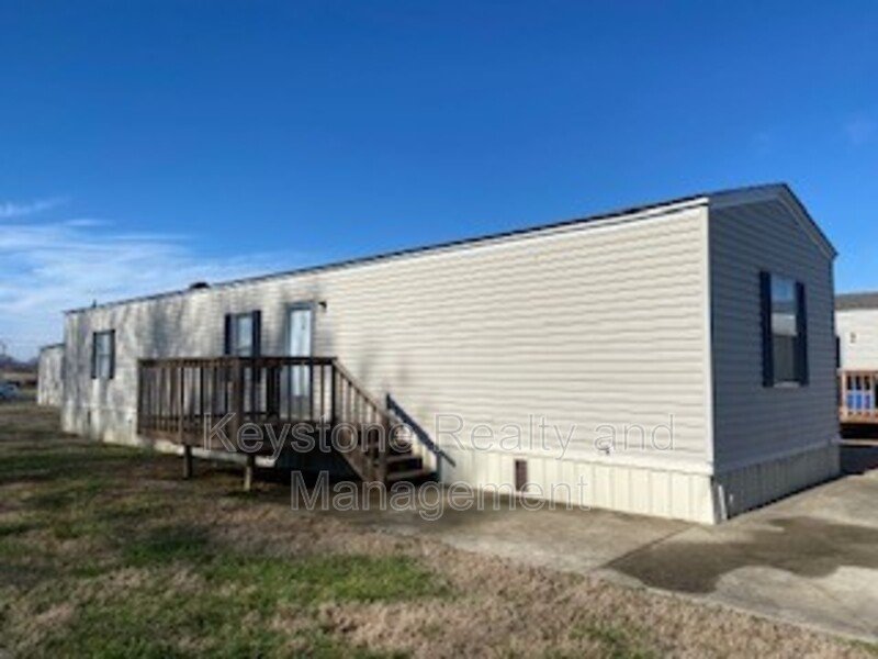 703 Trevor Lane property image