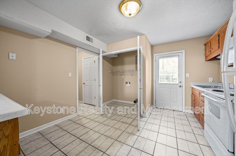 3285 Tower Drive property image