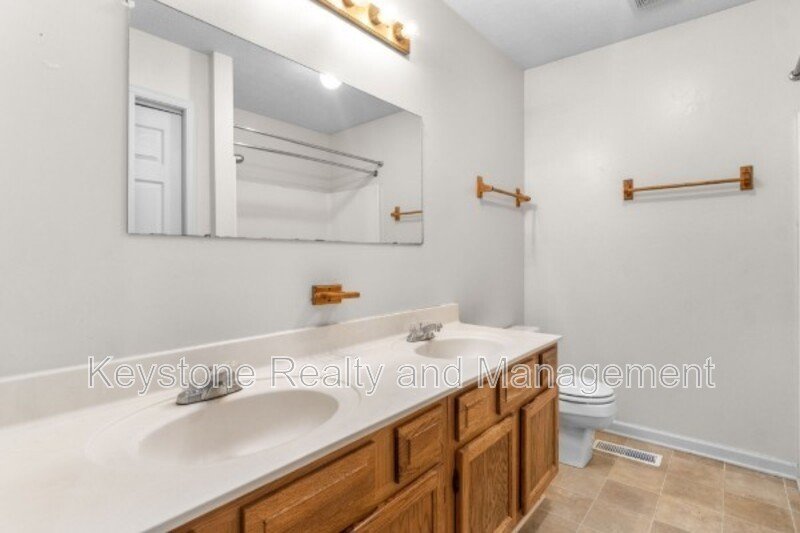 286 Thompsonville Lane Unit 103 property image