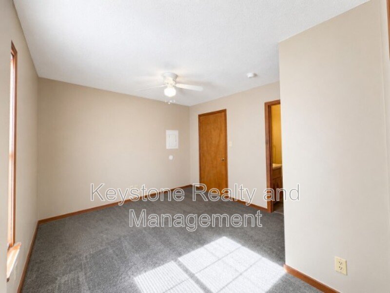 706 Peachers Drive Unit J property image