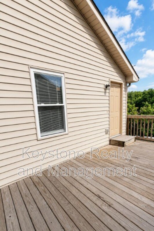 706 Peachers Drive Unit J property image