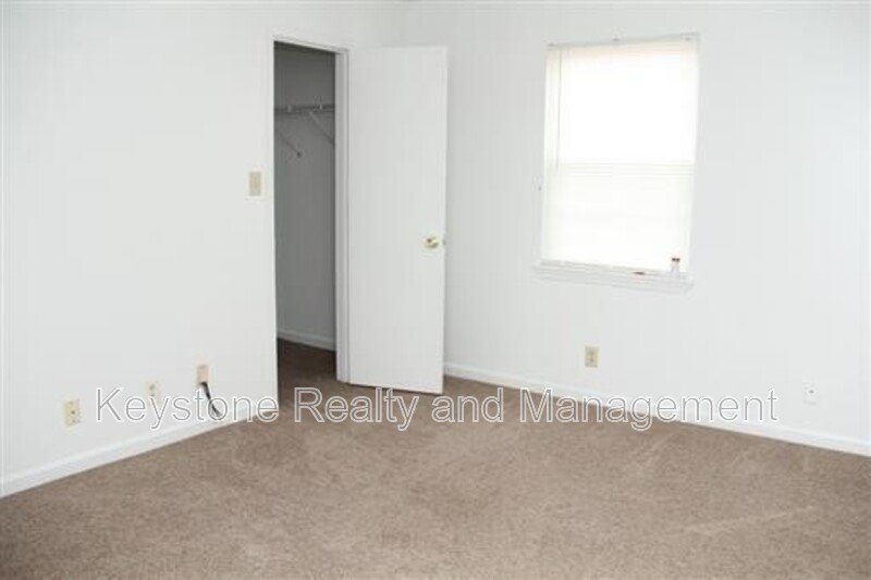 1375 Thompsonville Lane property image