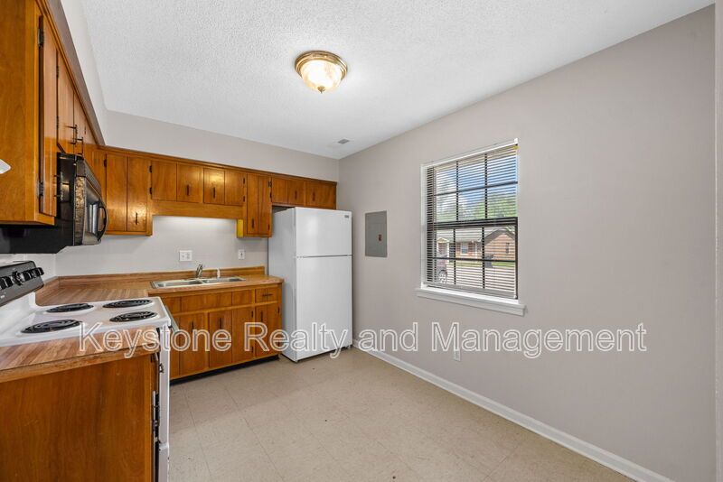 1375 Thompsonville Lane property image