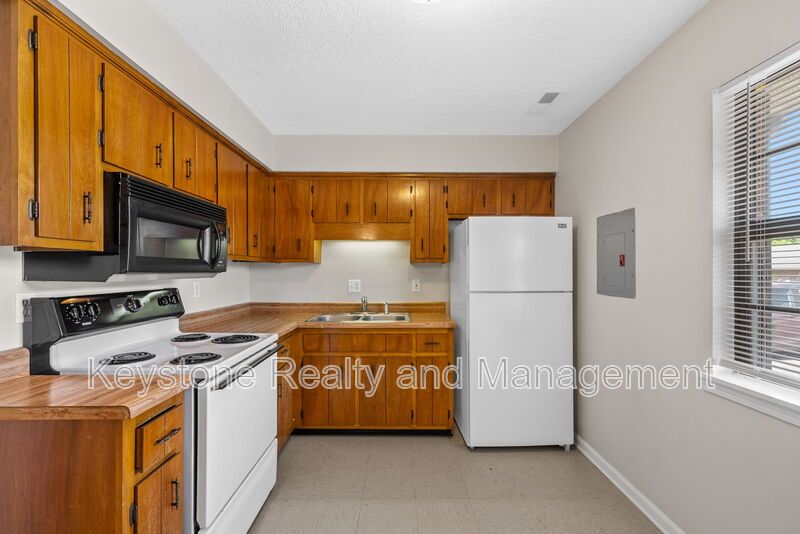 1375 Thompsonville Lane property image