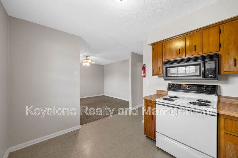 1375 Thompsonville Lane property image