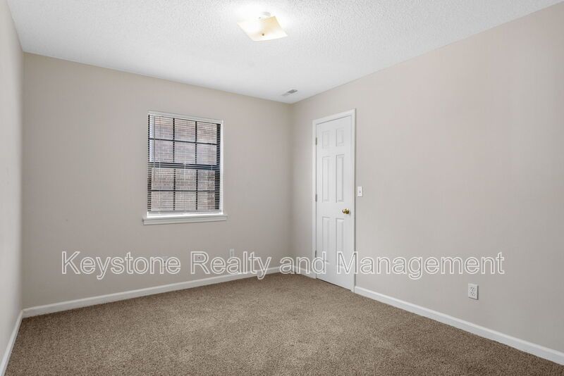 1375 Thompsonville Lane property image