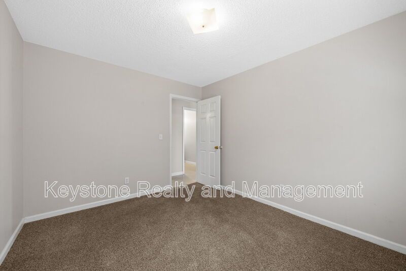 1375 Thompsonville Lane property image