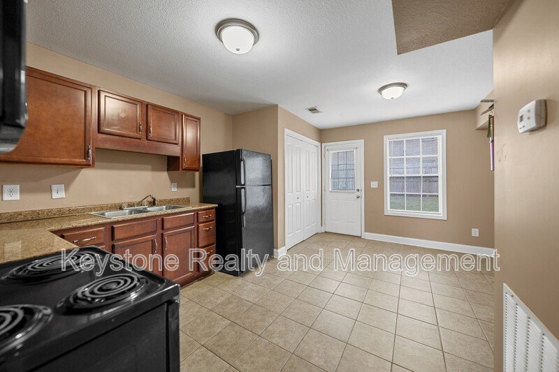2296 McCormick Lane Unit J property image