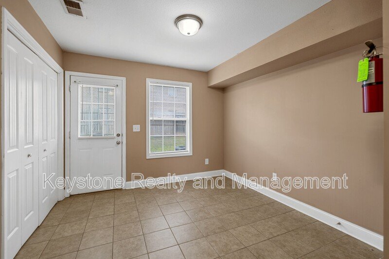 2296 McCormick Lane Unit J property image