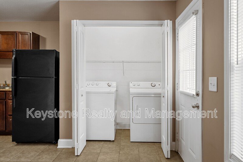 2296 McCormick Lane Unit J property image