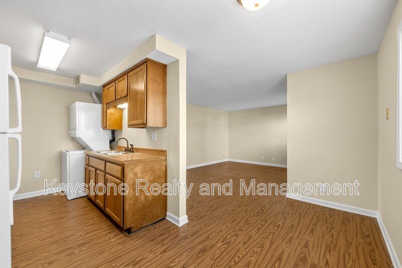 812 Pembroke Oak Grove Road Unit 16 property image