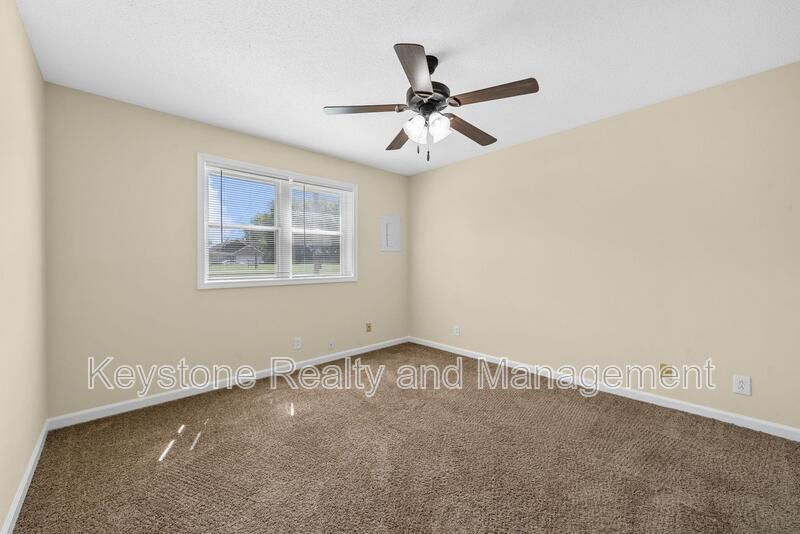 812 Pembroke Oak Grove Road Unit 16 property image