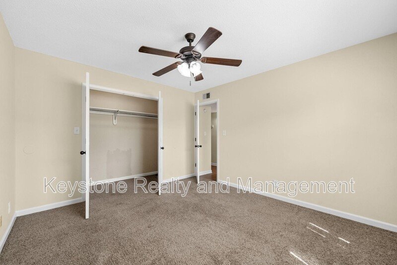 812 Pembroke Oak Grove Road Unit 16 property image