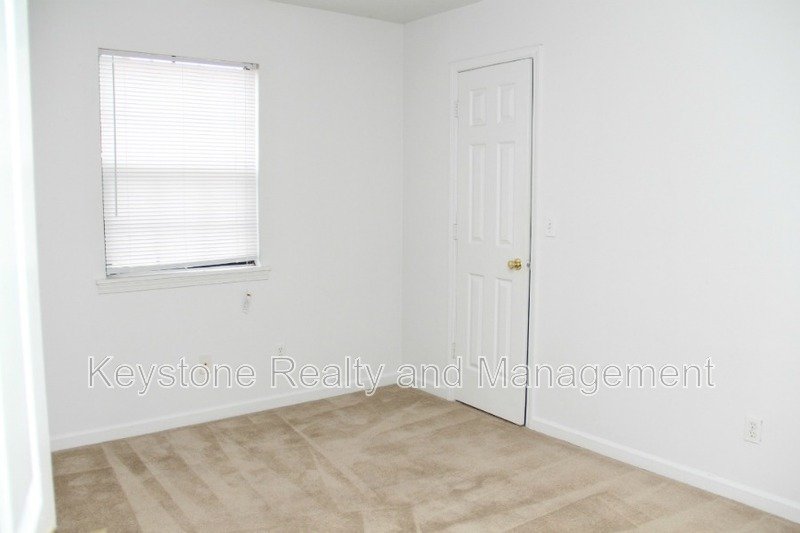 1375 Thompsonville Lane property image