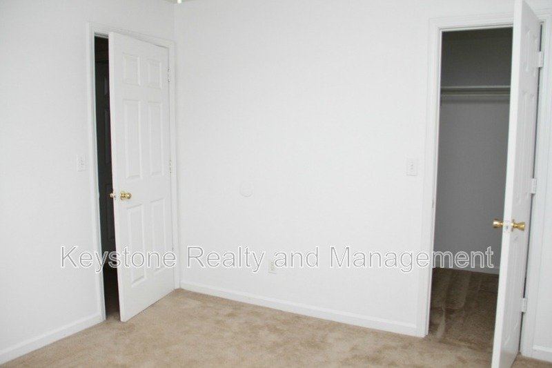 1375 Thompsonville Lane property image