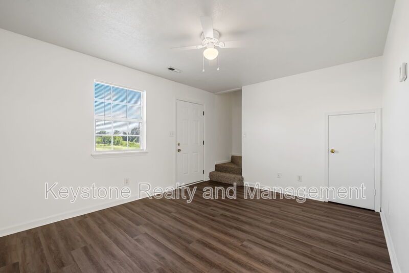 1375 Thompsonville Lane property image