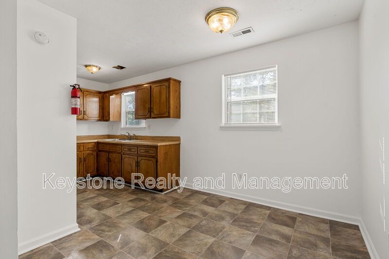1375 Thompsonville Lane property image