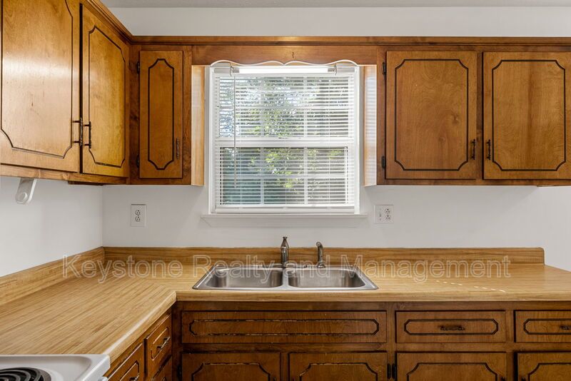 1375 Thompsonville Lane property image