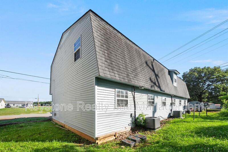 1375 Thompsonville Lane property image