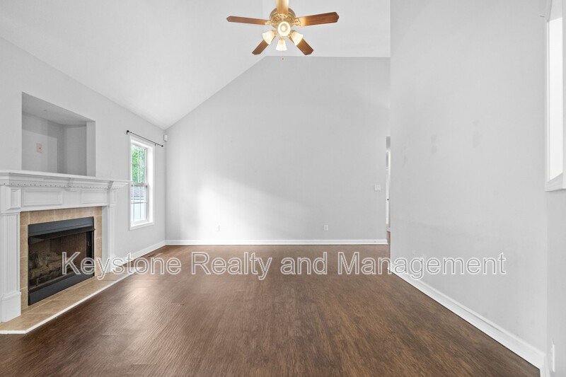 1405 Mutual Drive property image