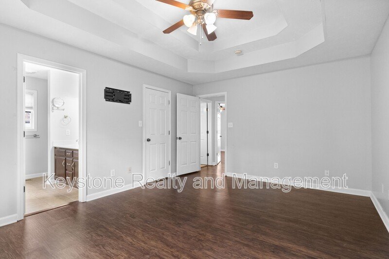 1405 Mutual Drive property image