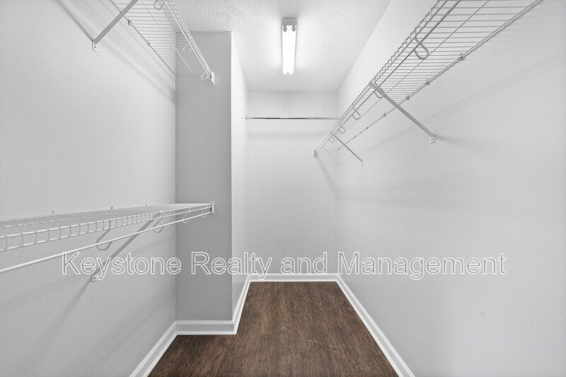 1405 Mutual Drive property image
